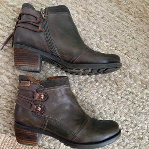 Pikolinos Side Zip Leather Ankle Boot - Olive